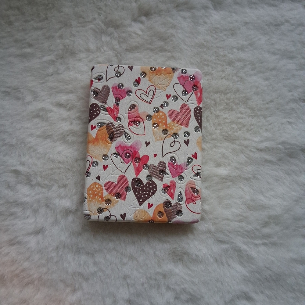 3/$15 ✂️ *NIP* Heart Print Compact Mirror